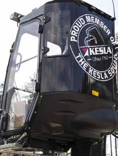 Hytin vakioväri on RAL9007 (hopeanharmaa) ja siihen on saatavana joko KESLA-perusteippaus tai pyöreä Proud member -teippaus mustalla pohjalla. Mukava kaikissa olosuhteissa.