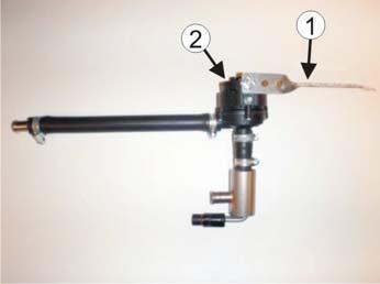 Das Verbindungsstück () im Schlauch () montieren. Den Schlauch () 0mm an der Pumpe (2) montieren. Den Wärmer (6) im Schlauch () montieren. Wichtig!