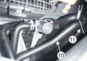 C /2 Equipment level C: With original double valve installed in the heater hose. Fit the bracket (1) onto the pump (2). Note! See picture D and E for which bracket solution to use.