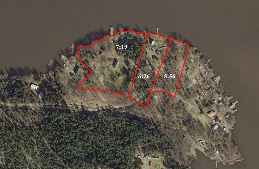 Tilat ovat yksityisomistuksessa. Rantaviivaa tiloilla on seuraavasti: tila 9:8 199 m, tila 13:9 522 m.