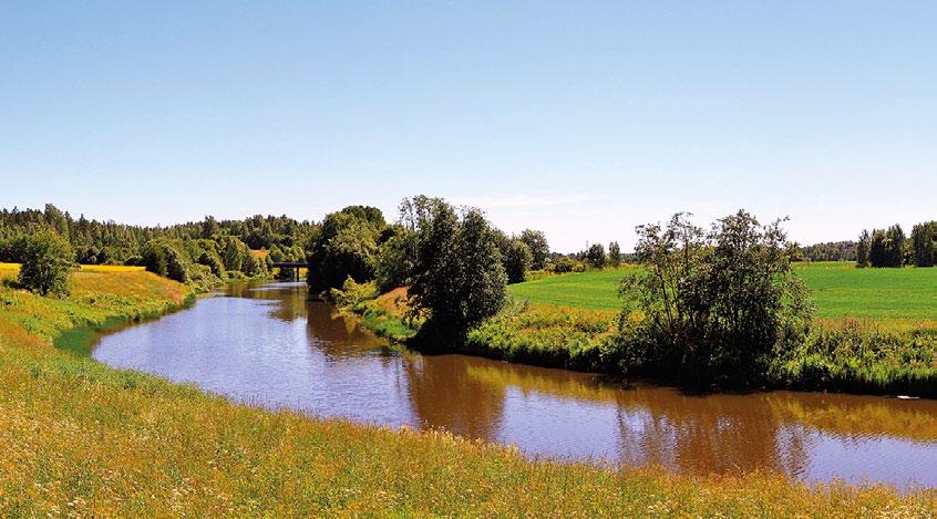 Asukastiheys on kymmenkertainen maamme keskiarvoon verrattuna. Vesistöalueen pääuoma, Vantaanjoki, saa alkunsa Hausjärveltä eteläisestä Hämeestä. Mereen se virtaa Vanhankaupunginlahdella, Helsingissä.