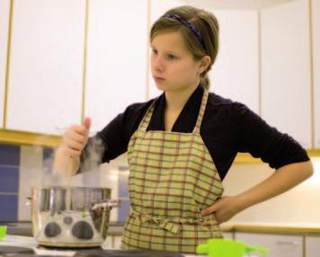 karhea, kevyt, ilmava, kostea, kiinteä kuuma, polttava, lämmin, kylmä, jäätävä suussa kihelmöivä, tulinen, viilentävä Harjoitus 4.1 Tuntoalias erilaisia ruokanäytteitä, esim.