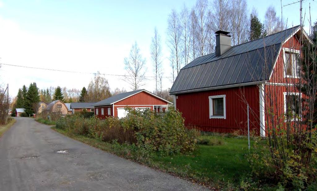 FCG SUUNNITTELU JA TEKNIIKKA OY Lehmon osayleiskaava 99 (107) Kuva 58. Edessä Kylmäojankylätie 10.