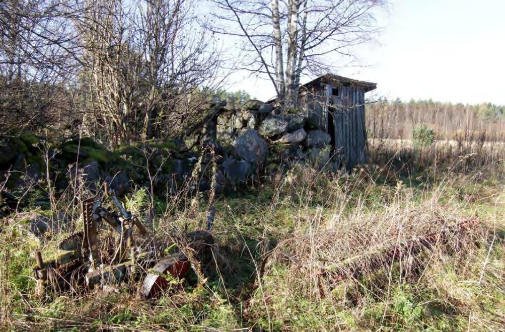 FCG SUUNNITTELU JA TEKNIIKKA OY Lehmon osayleiskaava 39 (107) Kohteen arkkitehtonisia arvoja ei voi määritellä raunioitumisen vuoksi.