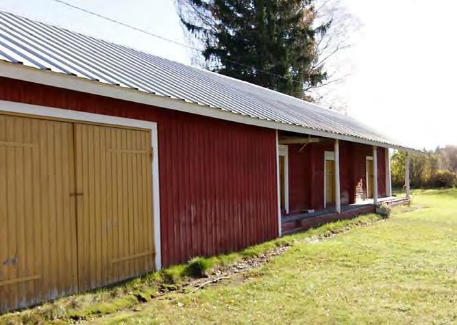 FCG SUUNNITTELU JA TEKNIIKKA OY Lehmon osayleiskaava 60 (107) Pihapiirin itäreunalla on aitta. Aitan hirsinen eteläpää on 1900-luvun alusta, lautavuorattu pohjoispää on uudempi.