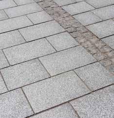 Kiven yläpinta on käsitelty polttamalla, kiven kaikki muut sivut ovat sahattuja. Kiven koko on 275x135x80. Näkyvät särmät viistetty, viiste 2x2 mm.