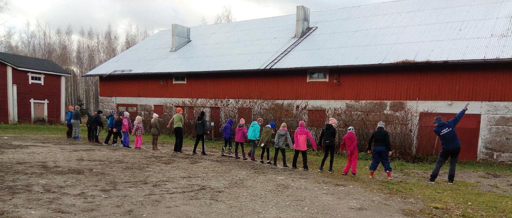 Keskuksessa on muun muassa valmiudet uimiseen Valkjärven rannassa, melontaretkiin, vaelluksiin ja muihin harjoitteisiin esimerkiksi köysiradalla.