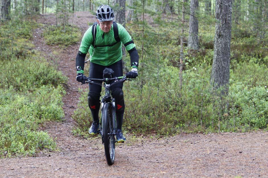 32 3.8 Aktiviteetit Alueelle sopivat aktiviteetit: Patikointi, vaellus Melonta Pyöräily Retkiuinti Lumikenkäily Hankihiihto