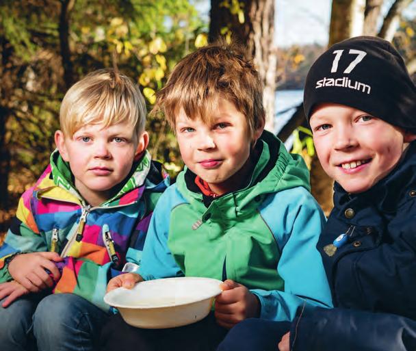 KOULUTUS YHDESSÄ OLEMME RATKAISU Kierrätyskeskus haluaa inspiroida pääkaupunkiseutulaisia kestäviin valintoihin.