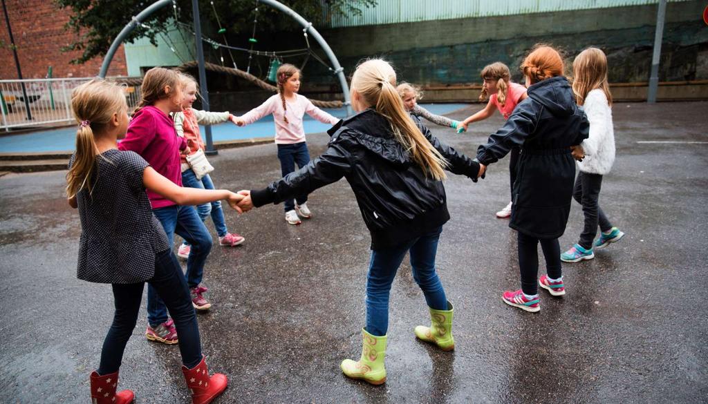 Tarjoamme oppimisen ja opetuksen ratkaisuja. Yhdistämme pedagogisen osaamisen ja uuden teknologian mahdollisuudet.