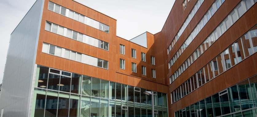 Lehto Group Oyj Hallituksen toimintakertomus 2018 36 LIIKEVAIHTO PALVELUALUETTAIN, MEUR 1 12/2018 1 12/2017 Muutos Toimitilat 231,0 181,2 27,5 % Asunnot 301,5 232,2 29,9 % Hyvinvointitilat 117,8