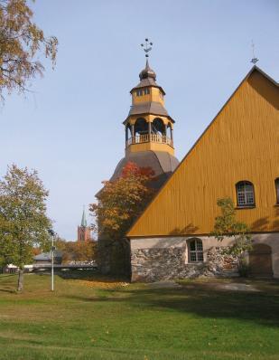 Seurakunnan kirkot Uudenkaupungin seurakunnan pääkirkkona toimii Uudenkaupungin Uusi kirkko, joka nimestään huolimatta on valmistunut jo vuonna 1863. Uudenkaupungin Vanha kirkko valmistui vuonna 1623.