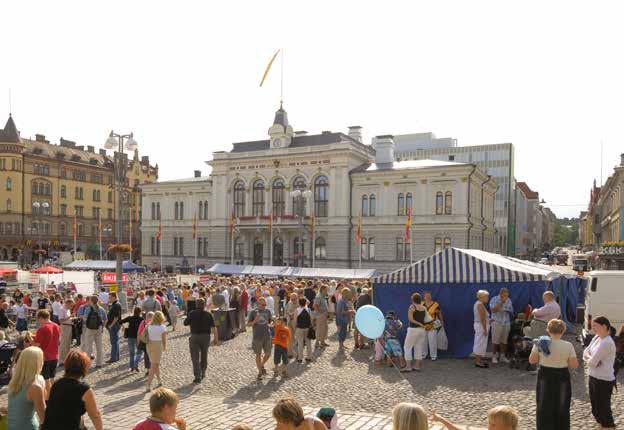HAVAINNEKUVA Kaksi viisikerroksista modernia asuintaloa, 71 asuntoa KUN