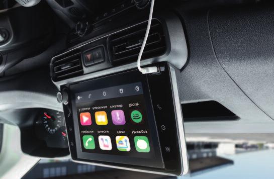 Carplay ja Android Auto -järjestelmien kanssa.