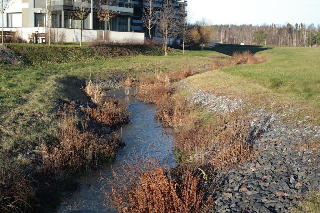 Kirkkonummen kunta Pienvesiselvitys 24 (128) 3.3. Jolkbyån Jolkbyån edustaa luontotyyppiä savimaiden purot ja pikkujoet.