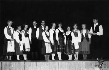Kurkijoki-museo Teatterin pauloissa Sorjon ja Metsämaan Nuorisoseurojen näytelmästä Opri vuodelta 1960. Kuvassa ovat huru-ukot ja vanhainkodin mummot.