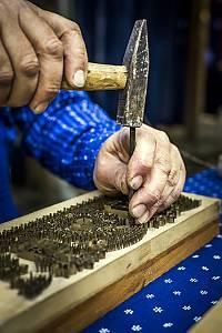 The skills related to perfume in Pays de Grasse: the cultivation of perfume plants, the knowledge and processing of natural