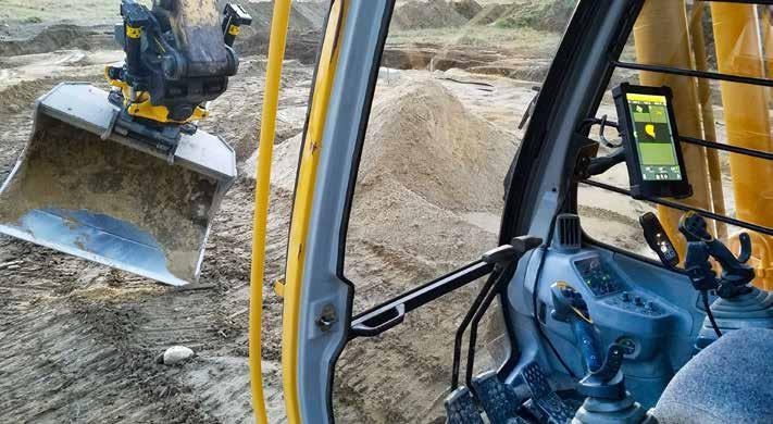 Engcon kallistuu nyt automaattisesti Trimblen ohjaamana - tehokkuus lisääntyy Engcon, maailman johtava rototilttien valmistaja, on kehittänyt yhdessä koneohjausjärjestelmien valmistajan Trimblen