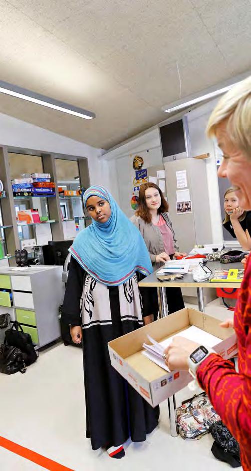 Kotoutumisen edistäminen liikkumisen avulla kiteytyy siihen, että integroiminen valmistavalta luokalta eri oppiaineisiin tapahtuu eritahtisesti yleensä taitoaineista alkaen.