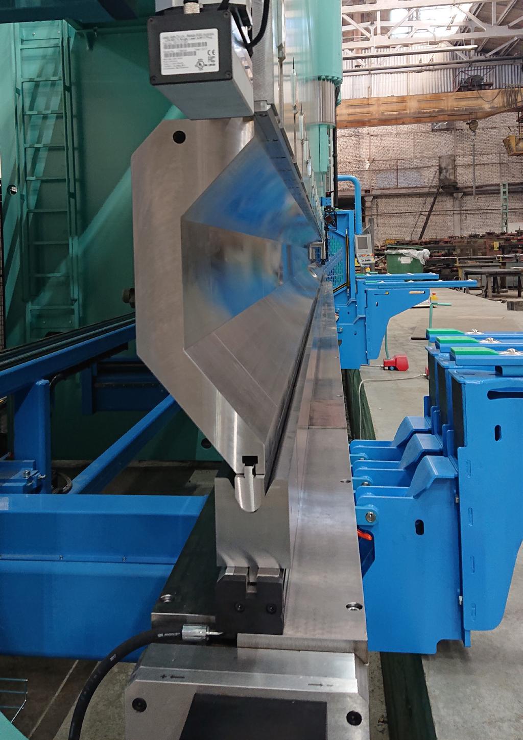 leveys 100 mm voimankesto 300 tn/m, kun