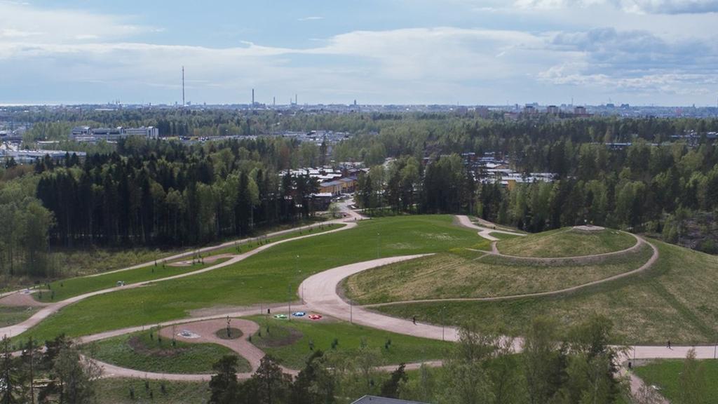 ALAKIVENPUISTO VANHAN KAATOPAIKAN KUNNOSTUS PUISTOALUEEKSI Puistoalueella sijaitsee Myllypuron entinen kaatopaikka, jonka kunnostustyöt ovat valmistuneet 2010.