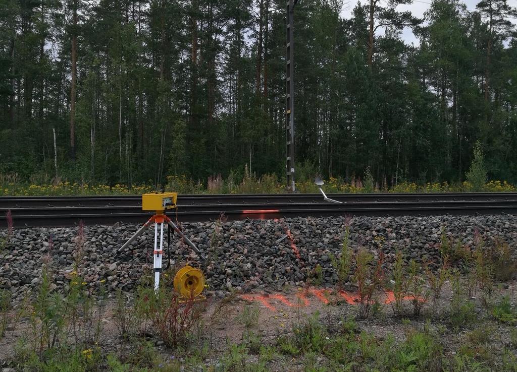 72 Kuva 33. Tulokynnys ja sen sijainti merkittynä havaitsemisen helpottamiseksi asennuksen yhteydessä.