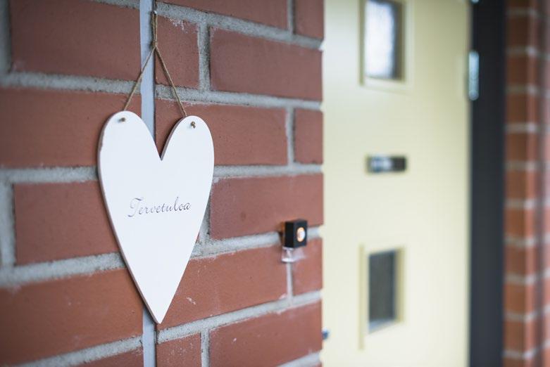 Pahinta elämässä on mielettömyyden kokeminen, Ojanen kirjoittaa. Hänen mukaansa aikamme vitsauksia ovat itseen liittyvät epäilyt, tyhjyys ja itseviha.
