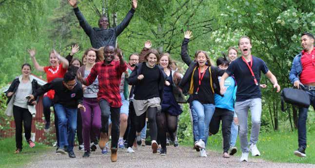 NUORISOTOIMINTA Kirsi Översti Nuorisodelegaattikoulutus Suomen Punainen Risti järjestää vuosittain nuorisodelegaattikoulutuksen (Basic Training Course for Youth Delegates), johon voivat hakea