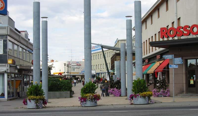 siirrettävistä rakenteista johtuva sekalainen kaupunkikuva.