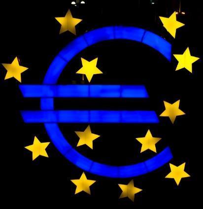 Miksi pankkiunioni? Euroalueella on yhteinen valuutta mutta ei yhteistä politiikkaa euron kurssin määrää merkittävin valtio eli Saksa. Yksittäinen valtio syöksyy pankkiensa kanssa ja päinvastoin.