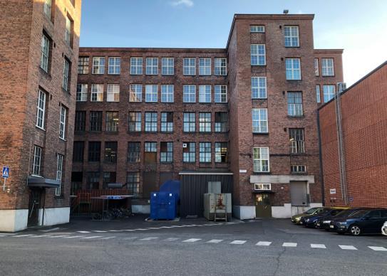 Julkisivu lounaaseen Julkisivussa lounaaseen kohti Nokian