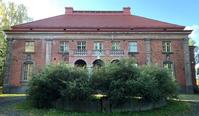 Väritys Punatiili, listat hiekanruskea rappaus, katto punainen Perustukset Graniitti