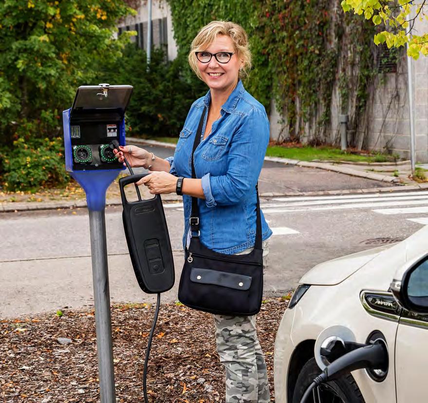 SKAALAUTUVA SÄHKÖAUTOJEN LATAUSPALVELU