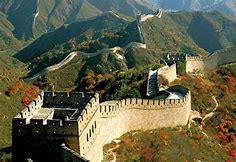 Mittakaava, kuva-aineisto ja tiedon keruu Kiinan muuri- tehtävässä mukailtiin alkuperäistä mittakaavaa. Ehjiltä osiltaan muurin korkeus on keskimäärin kahdeksan metriä ja leveys kuusi metriä.