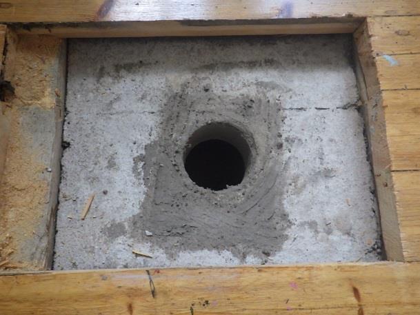 KORJAUSTARVESELVITYS 22 VP4 Välipohjan rakenne lämmönjakohuoneen yläpuolella yläpuolelta lähtien: Lattiapinnoite Betonilaatta 50 mm Tojaeriste 50 mm Betonilaatta 250 mm (rakennekuvista) Pinnoite