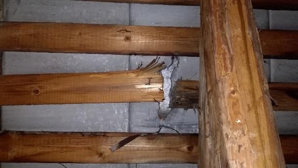 Rakenteeseen tehdään höyrynsulku ja asennetaan lämmöneristys ja sen päälle tuulensuoja.
