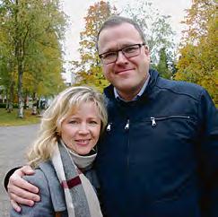 Omaa aikaa ja etua tavoitellaan paljon kiihkeämmin kuin yhteistä. Se on surullista. PUOLET KUUKAUDESTA ERILLÄÄN Haasteita Palmienkin kymmenvuotisessa avioliitossa riittää.