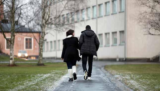 MATKALLA TUNTEMATTOMAAN TULEVAISUUTEEN ta, edes makuina. Joillekin oman ruoan valmistaminen on tärkeää siksi, että silloin saa suurempaa vastaanottorahaa. Päivät kuluvat toistensa jälkeen.