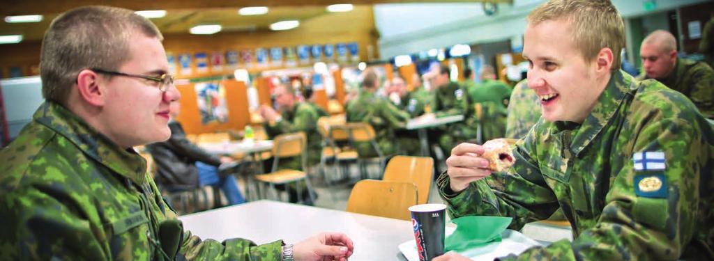Sotilaskoti palvelee varusmiehiä vapaa-aikana. Koulutus alkaa Ensimmäisten päivien oppitunneilla opetetaan mm.