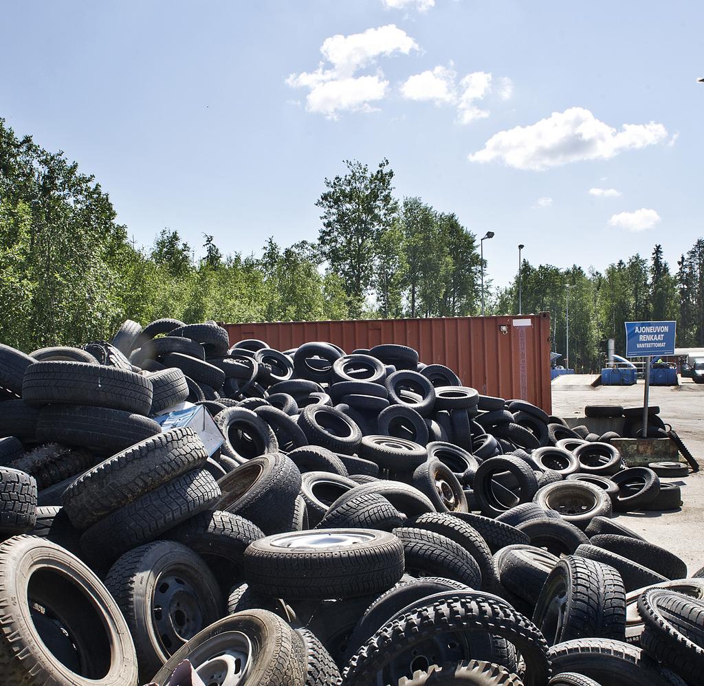 Romuajoneuvot (ei vastaanottoa Metsä-Tuomelassa) autot moottoripyörät mopot, skootterit peräkärryt asuntoautot trailerit Tarvitset mukaasi: virallisen henkilöllisyystodistuksen ajoneuvon omistajan