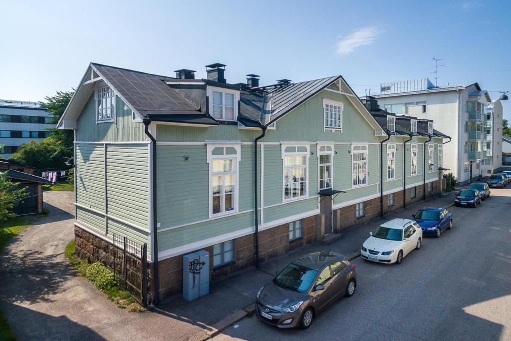 Puutalo Porvoo, Keskusta Kohdenumero 629577 6h, k, s, kph, 2wc, 2vh, eteinen, 183,0 m² Kov. 1910 Energialuokka e-tod. Mh. 546 000,00 Vh. 546 000,00 Kaivokatu 18.