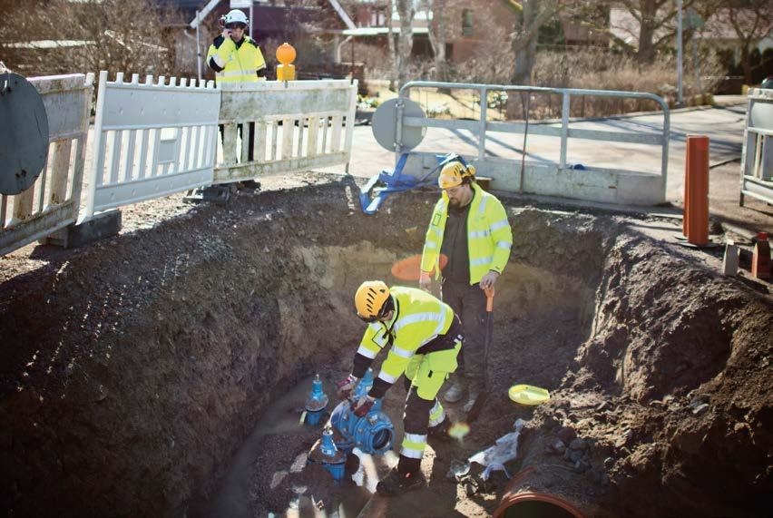 LIITTYMINEN YLEISEEN VESI- JA VIEMÄRIVERKOSTOON Pääkaupunkiseudun vesihuollosta vastaa Helsingin seudun ympäristöpalvelut -kuntayhtymä (HSY). Mm.