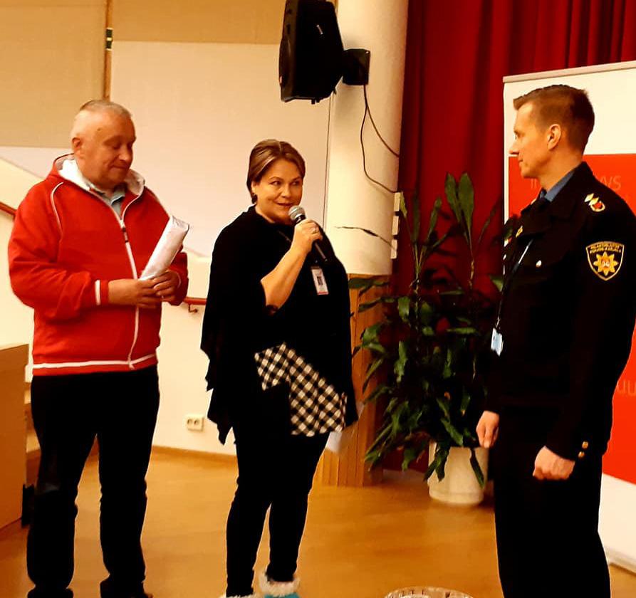 Piirin valmiusseminaari 13.-14.10. Polvijärvellä Piirin valmiusseminaariin Lokakeskus Huhmariin kokoontui 46 hlöä ja 14 osastoa mukaan lukien piiri- ja keskustoimiston henkilökuntaa.