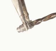 Halutessaan porauksen voi aloittaa hieman ohuemmalla poralla ja lopuksi 0,9mm poralla.