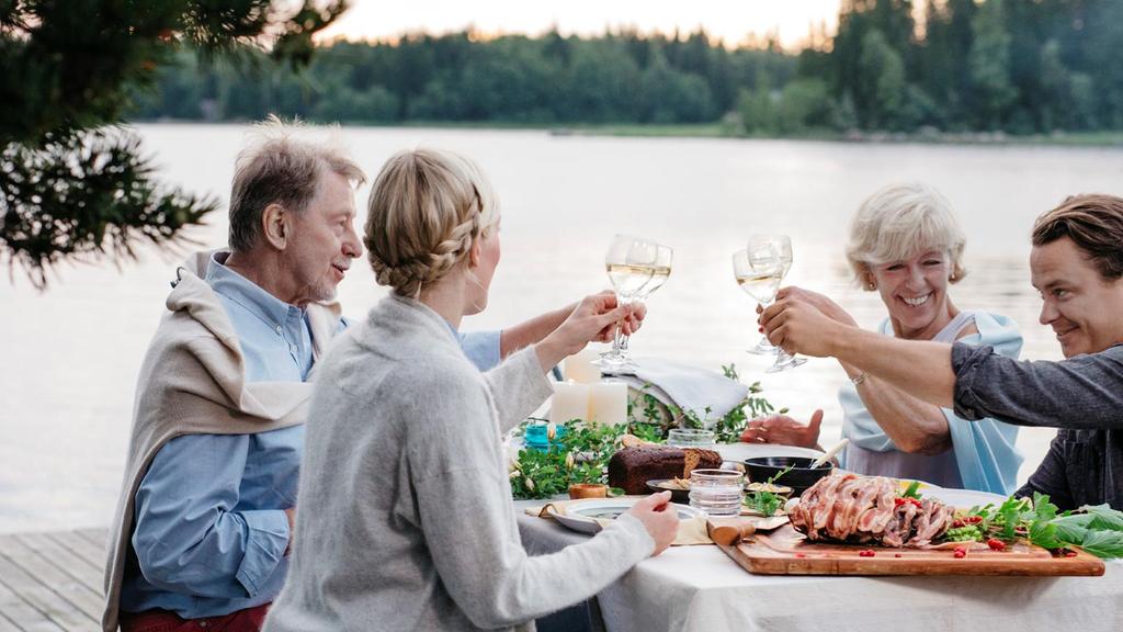 Ruoka Paikallisuus Käytä valmistuksessa ensiluokkaisia, tuoreita, ekologisia, eettisiä ja paikallisia raaka-aineita / lähiruokaa Varmista, että tarjottavat ateriat perustuvat soveltuvin osin