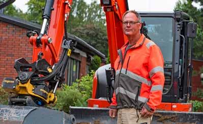 Kubota, pyöräkuormaaja ja kuorma-auto Marteliuksen Kubota on 5,7 -tonninen, yli kuuteen metriin ulottuva midi-luokan kone, jossa on varusteina engcon EC 206, engcon-ohjaussauvat ja