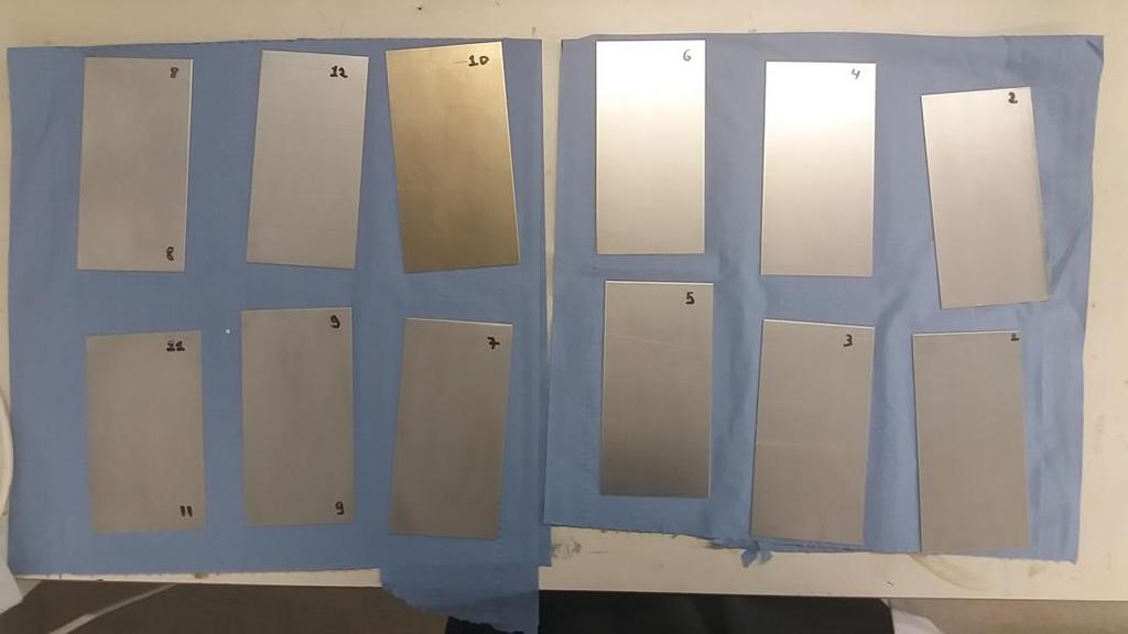 31 Kokeiden jälkeen levyjen massat punnittiin (m 3) uudestaan.