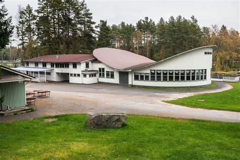 Lappajärven kunnan kiinteistöstrategia 53/55 Lähtökohtaisesti olisi hyvä löytää yksi yrittäjä, joka pyörittäisi koko kahvila-ravintolatoimintaa. Nykyisestä hiihtomajasta voitaisiin luopua.