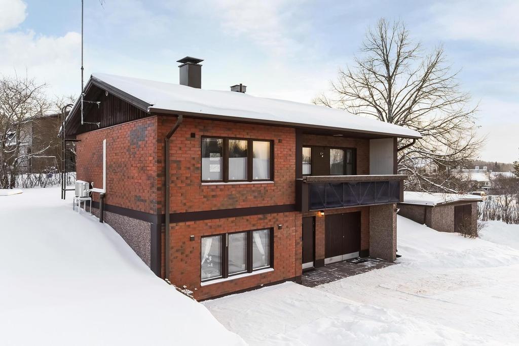 Omakotitalo Nurmijärvi, Klaukkala Kohdenumero 641093 3-4h,k,s,khh,autotalli, 107,0 m²/163,0 m² Kov. 1983 Energialuokka Ei e-tod. Mh. 298 000,00 Ropakkotie 9.