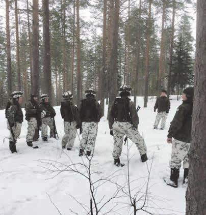 Edellisiä tukee johtamiskäyttäytymisen palaute alaisilta, vertaisilta ja esimiehiltä. Uria, polkuja ja tehtäviä johtajana kehittymiseen on monia.